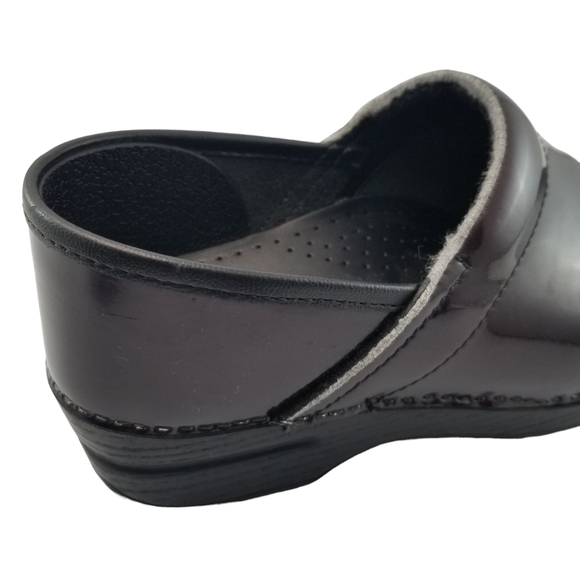 Dansko Professional Clogs Patent Burgundy Shoes Women's Size 7.5 - 8 EU Size 38 - Picture 10 of 16